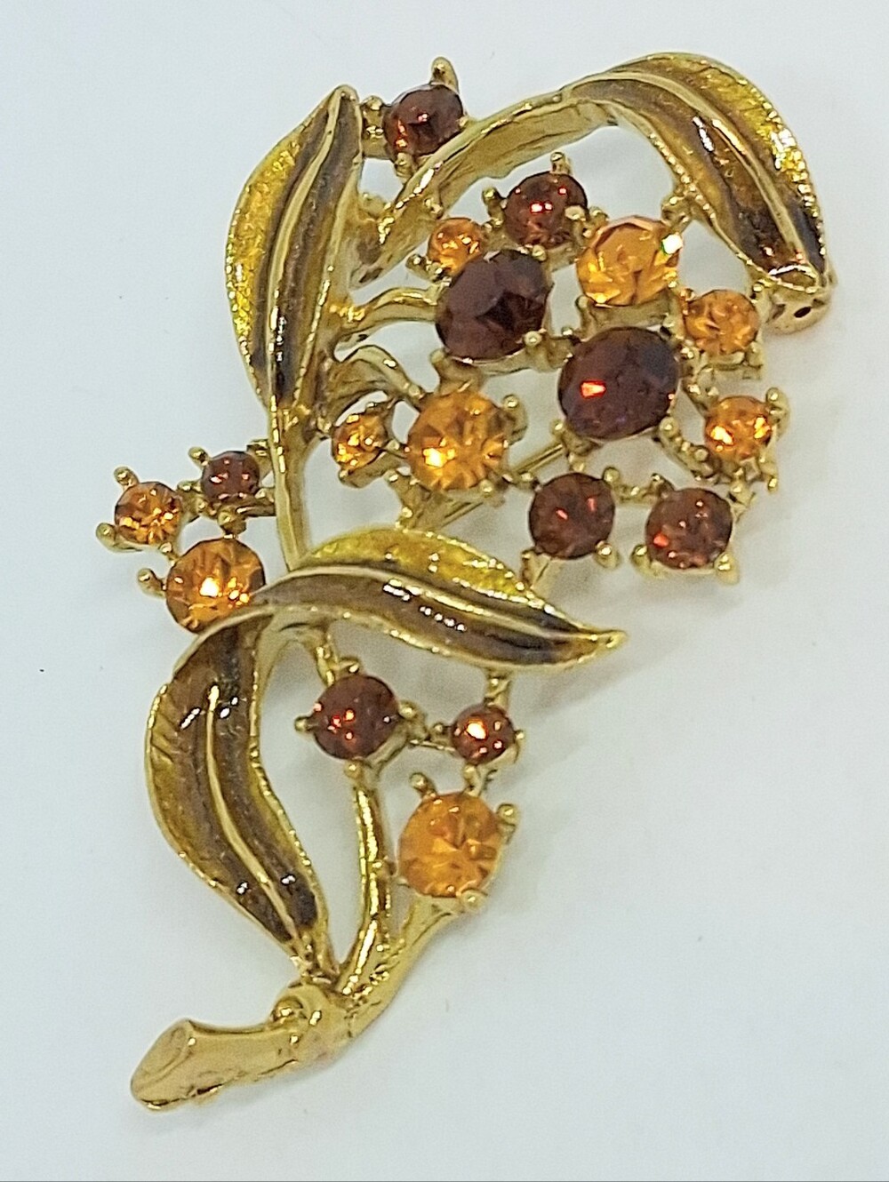 * Vintage Root Beer Amber Rhinestones Floral Spray Unsigned Gold Tone Pin Brooch